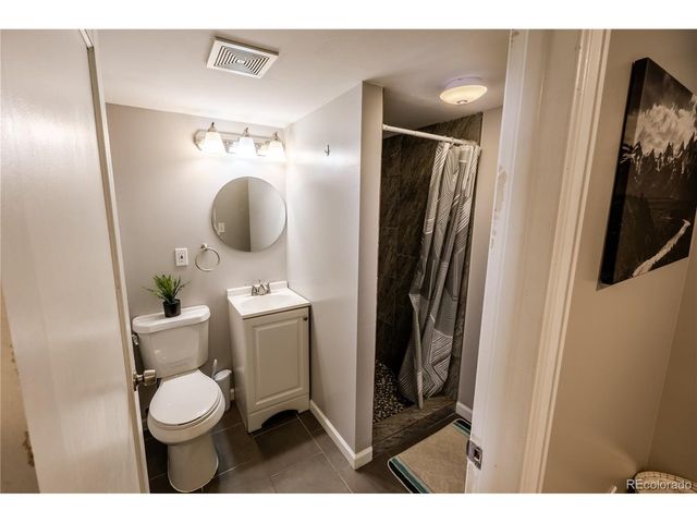 3270 Newport St, Denver, CO 80207