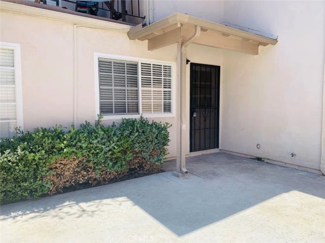 410 21st Street B, Huntington Beach, CA 92648