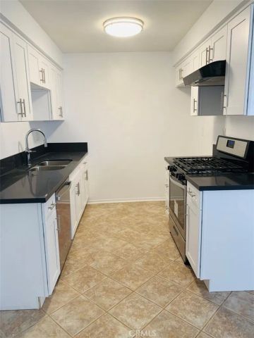410 21st Street B, Huntington Beach, CA 92648
