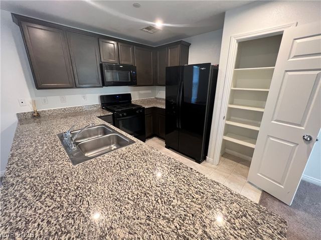 4645 Pencester Street, Las Vegas, NV 89115