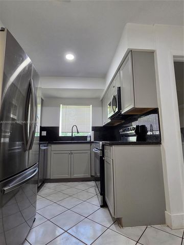 400 NE 142nd St, North Miami, FL 33161