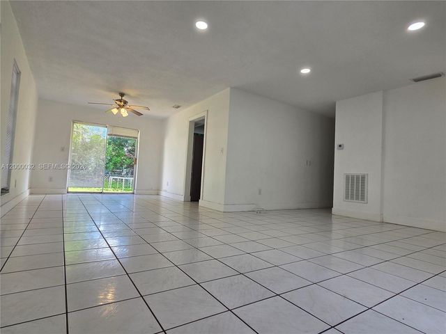 400 NE 142nd St, North Miami, FL 33161