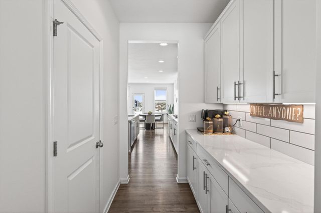 20598 Greenwood Avenue, Lakeville, MN 55044