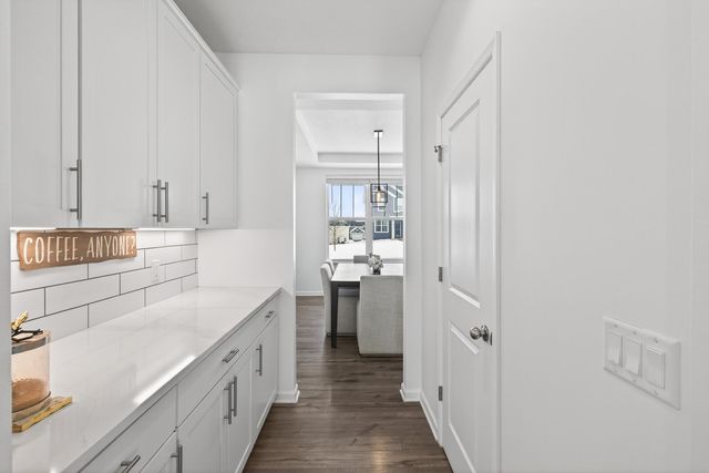 20598 Greenwood Avenue, Lakeville, MN 55044