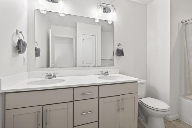 20598 Greenwood Avenue, Lakeville, MN 55044