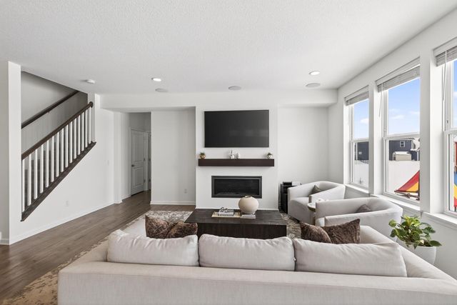 20598 Greenwood Avenue, Lakeville, MN 55044