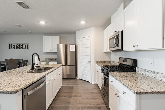 4661 Honor Guard Way, Crestview, FL 32539