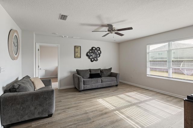 4661 Honor Guard Way, Crestview, FL 32539