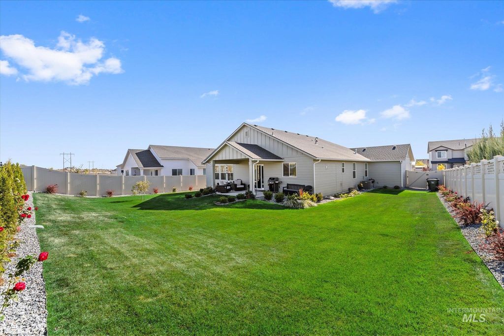 1344 W Pack River Dr, Meridian, ID 83642 photo 2