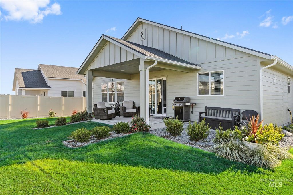 1344 W Pack River Dr, Meridian, ID 83642 photo 3
