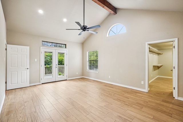 230 Old Oaks Path, Kerrville, TX 78028