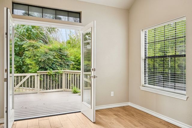 230 Old Oaks Path, Kerrville, TX 78028