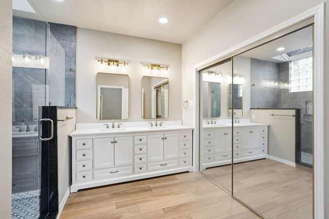 230 Old Oaks Path, Kerrville, TX 78028