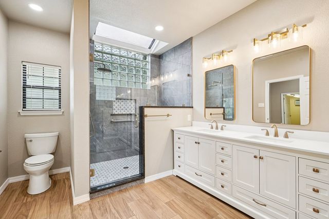 230 Old Oaks Path, Kerrville, TX 78028