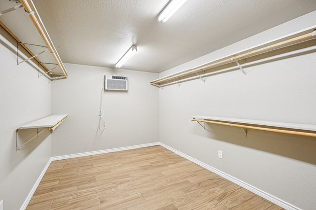 230 Old Oaks Path, Kerrville, TX 78028