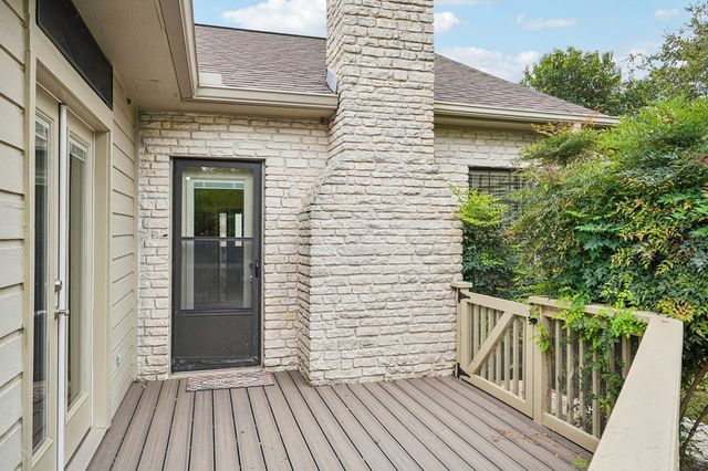 230 Old Oaks Path, Kerrville, TX 78028