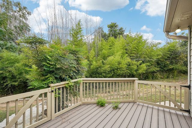 230 Old Oaks Path, Kerrville, TX 78028