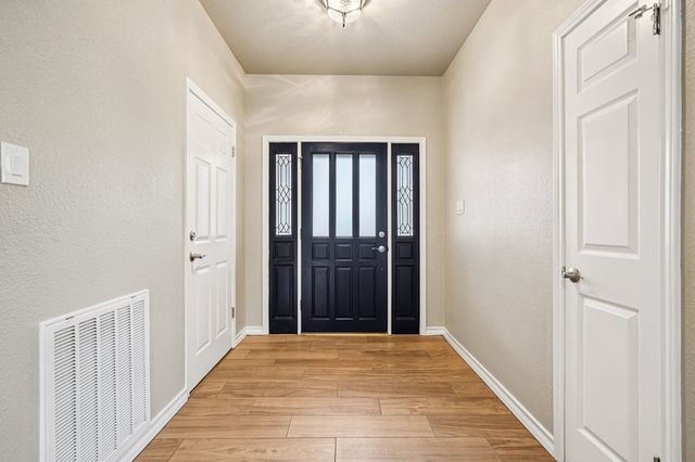 230 Old Oaks Path, Kerrville, TX 78028