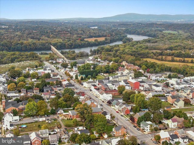 27 E SALISBURY ST, Williamsport, MD 21795