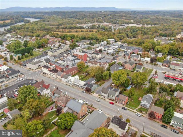 27 E SALISBURY ST, Williamsport, MD 21795