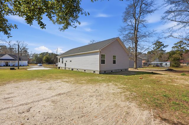 156 Willow Court, Walterboro, SC 29488