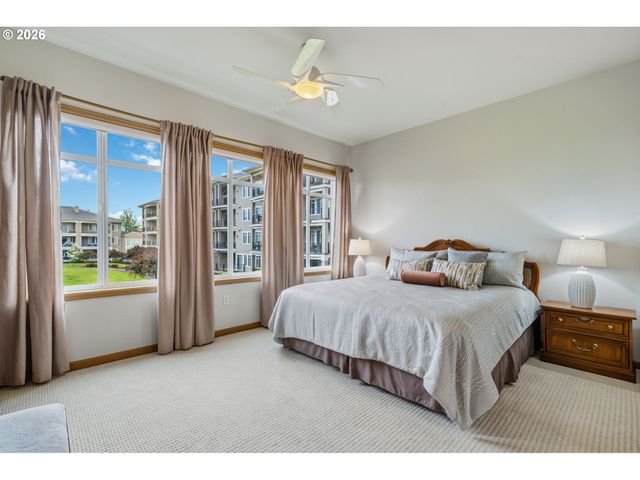 4832 Nw PROMENADE Ter 219, Portland, OR 97229