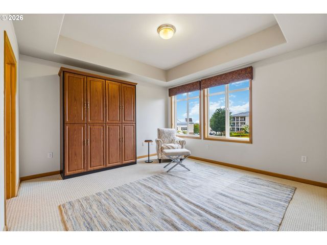 4832 Nw PROMENADE Ter 219, Portland, OR 97229
