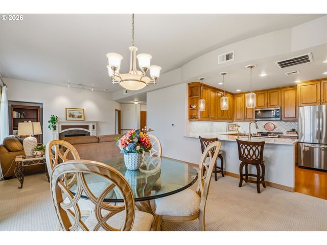 4832 Nw PROMENADE Ter 219, Portland, OR 97229