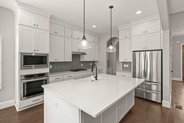 1004 Quillen Way, Lebanon, TN 37087