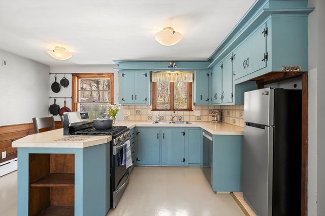 1421 West St, Attleboro, MA 02703