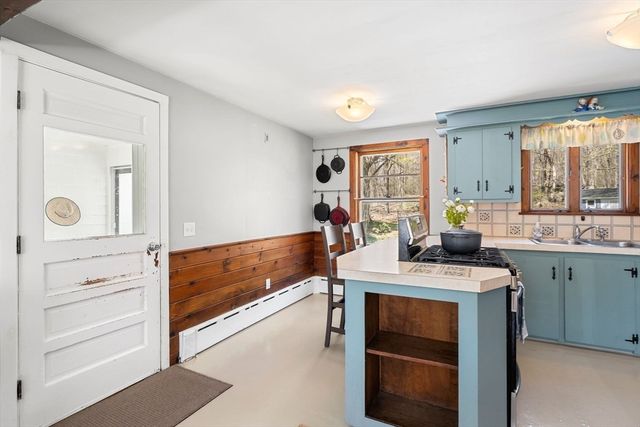 1421 West St, Attleboro, MA 02703