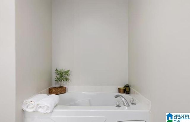 255 IVY HILLS CIRCLE, Calera, AL 35040