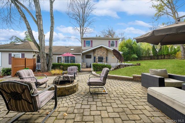 25 Foxwood Road, West Nyack, NY 10994