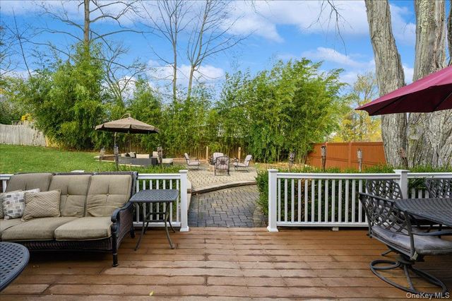 25 Foxwood Road, West Nyack, NY 10994