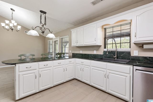 855 HERMITAGE LANE, Woodstock, AL 35188