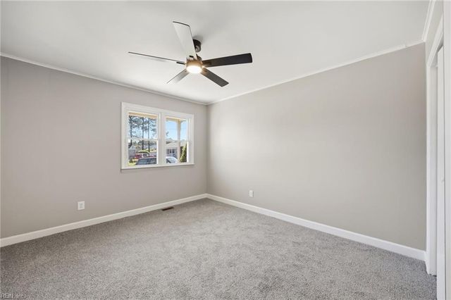 1027 Barry CT, Hampton, VA 23666
