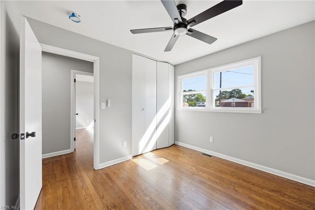 1027 Barry CT, Hampton, VA 23666