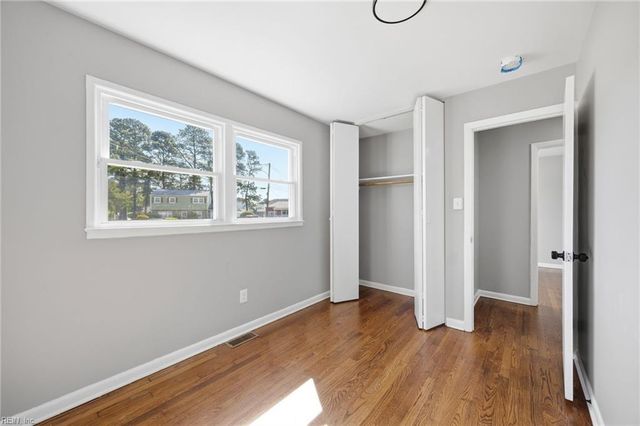 1027 Barry CT, Hampton, VA 23666
