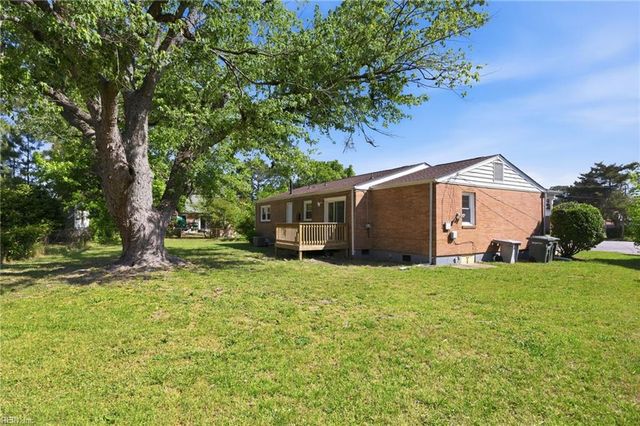 1027 Barry CT, Hampton, VA 23666