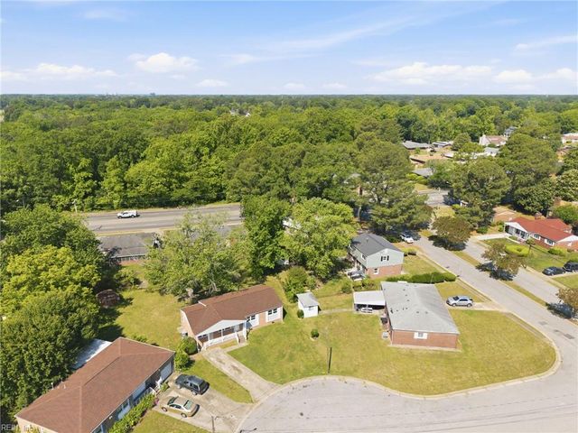 1027 Barry CT, Hampton, VA 23666