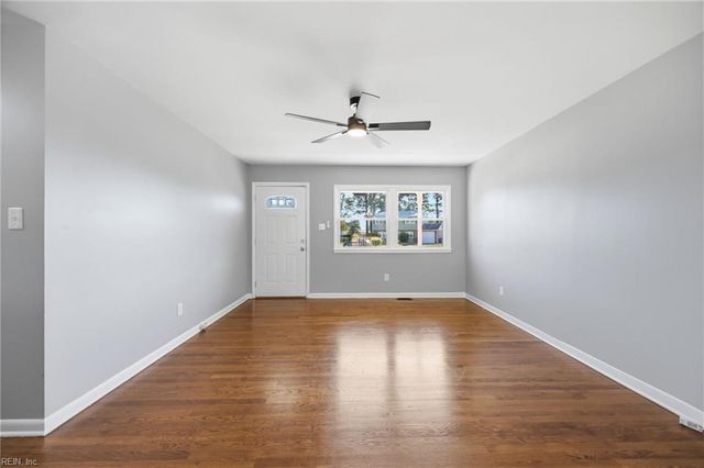 1027 Barry CT, Hampton, VA 23666