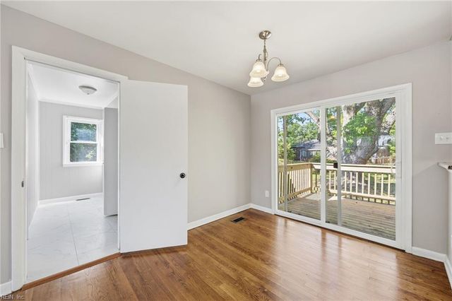 1027 Barry CT, Hampton, VA 23666
