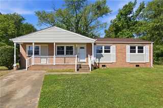 1027 Barry CT, Hampton, VA 23666