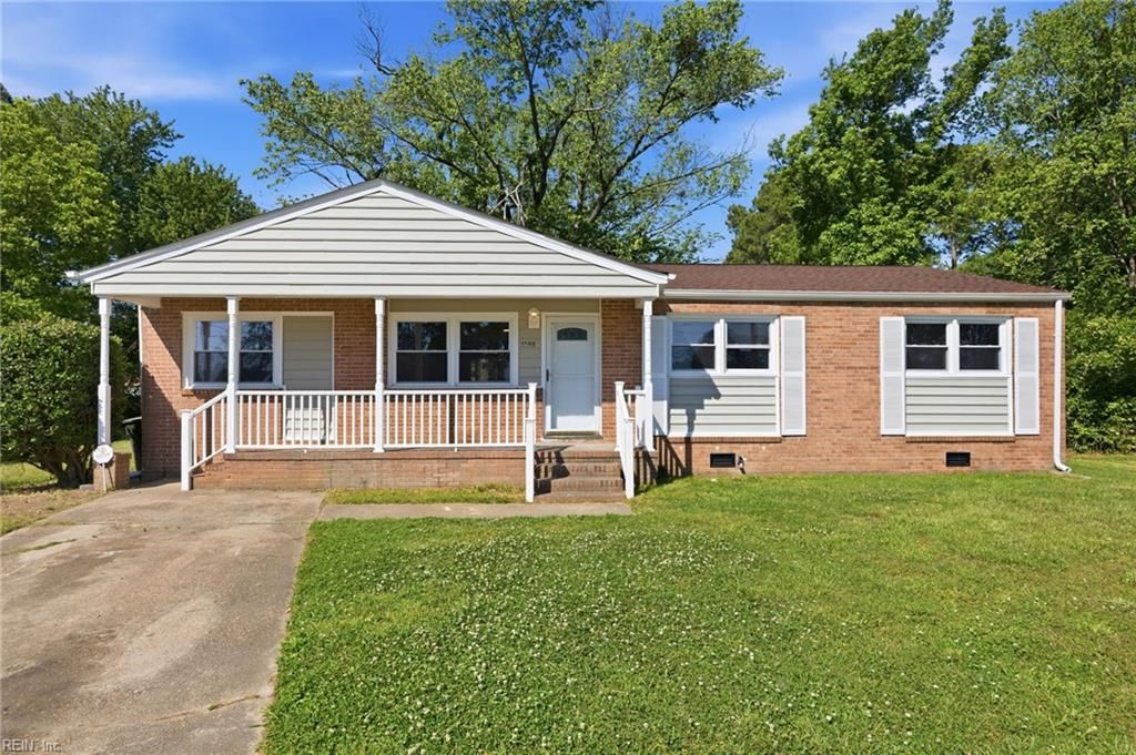 1027 Barry CT, Hampton, VA 23666
