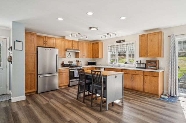 210 River Road, Canaan, NH 03741