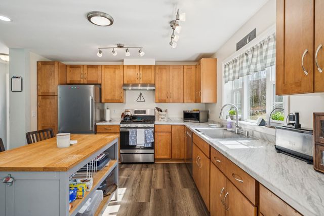 210 River Road, Canaan, NH 03741