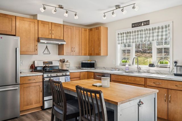 210 River Road, Canaan, NH 03741