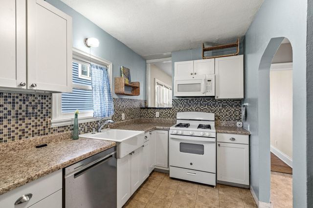 1856 Orange Avenue E, Saint Paul, MN 55119