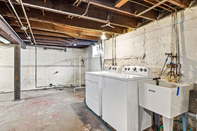 1856 Orange Avenue E, Saint Paul, MN 55119