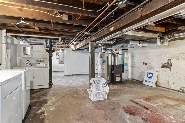 1856 Orange Avenue E, Saint Paul, MN 55119